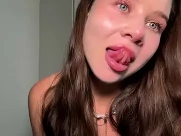 Chaturbate Live Sex Cam of shereeshasky