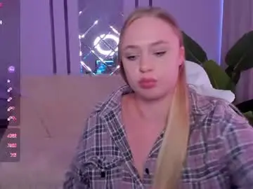 Chaturbate Watch Live Sex Cams of nikoleloverr