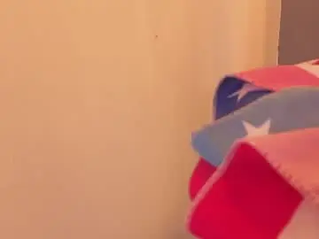 Chaturbate Live Sex Cam of victoriaroyce1