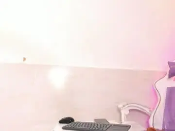 Chaturbate Live Sex of ema_lambert