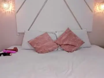 Chaturbate Watch Live Sex Cams of isabella__shine