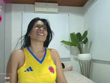 Chaturbate Sex Cam of perla_hot4u
