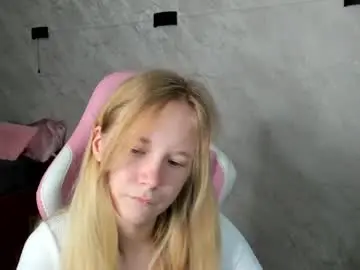 Chaturbate Live Sex Cam of asya_almost