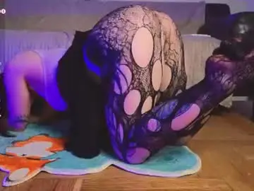 Chaturbate Adult Video Chat of lorapuffs