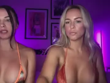 Chaturbate Live Sex Cam of savanna_rae
