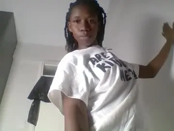 Chaturbate Free Porn Cam of blackie_divaa