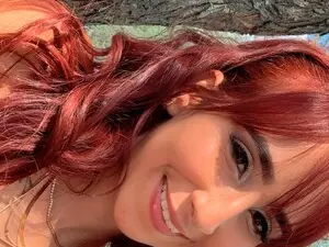 Myfreecams Best live sex cam show of Lauura_Velez