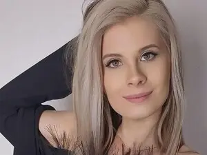 Myfreecams Sex Chat of KristineLips