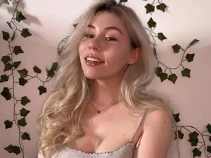 Myfreecams Free Porn Cam of Cherry_Iwe