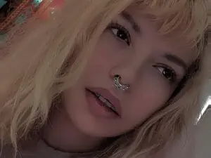 Myfreecams Nude Webcam of goddesslLuna62