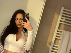 Myfreecams Watch Live Sex Cams of ChloeDevine