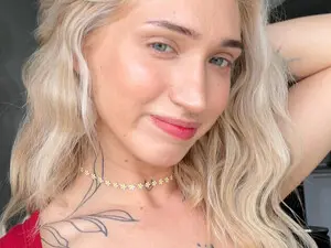 Myfreecams Nude Webcam of Roselyn_