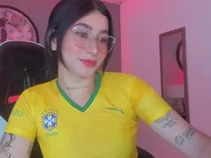 Myfreecams Free Porn Cam of Charlottee27_