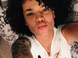 Myfreecams Adult Webcams of CurlyAnne_