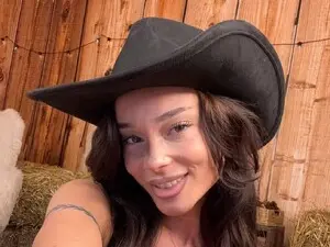 Myfreecams Watch Live Sex Cams of SweetRossie
