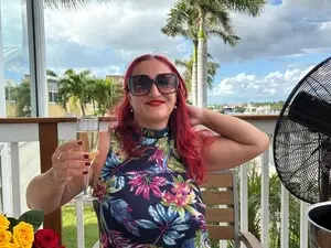 Myfreecams Adult Webcams of CURVYMILF46