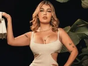 Myfreecams Live Sex Cam of LisaMonroe1
