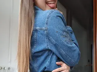 Streamate Free Porn Cam of AMYIRRA