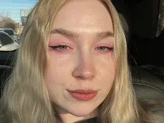 Streamate Sex Cam of Lily_Flower69