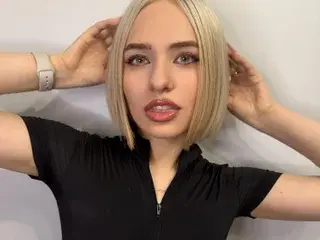 Streamate Sex Cam of LizaBreeze