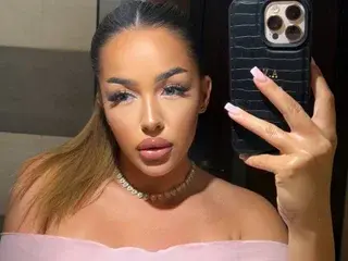Streamate Sex Cam of LisaLorenz