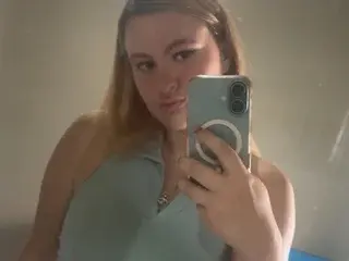 Streamate Watch Live Sex Cams of Avety_doll