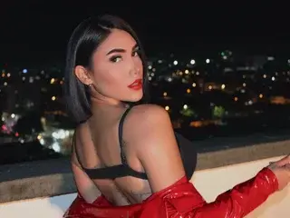 Streamate Live Sex Cam of AriaMatheuss