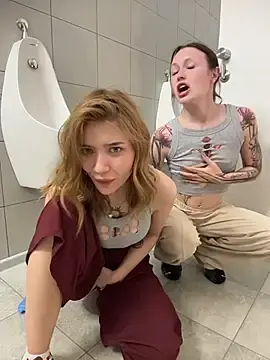 Stripchat Nude Webcam of FlashTitsRoyal