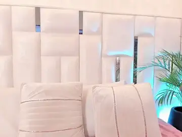 Stripchat Sex Cam of imnikaa_