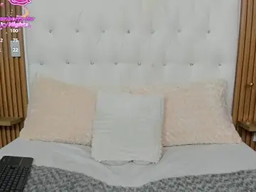 Stripchat Free Live Porn of MartinaWestt