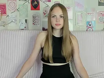 Stripchat Free Porn Cam of little_radiant_sun