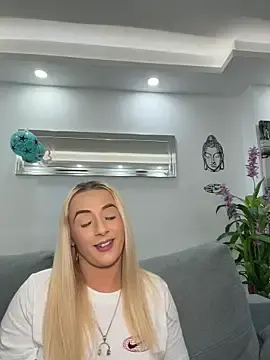 Stripchat Adult Webcam of Strongqueen