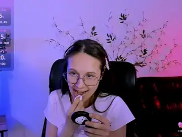 Stripchat Live Sex Cam of mona_cloud
