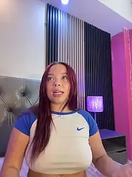 Stripchat Nude Webcam of cloey_bentley2