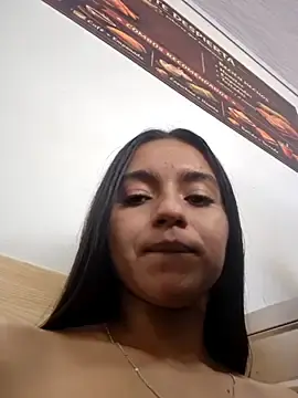 Stripchat Live Sex Cam of DulceCaroX