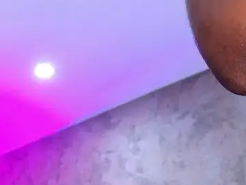 Stripchat Free Live Porn of VanessaGlenn