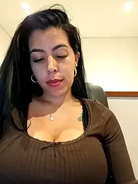 Stripchat Free Porn Cam of Luianna