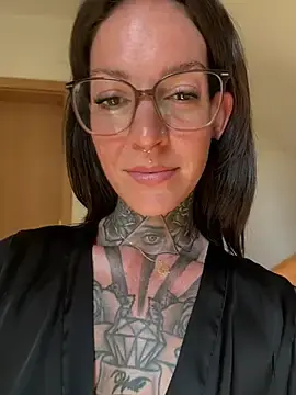 Stripchat Nude Webcam of BrownieyQueen