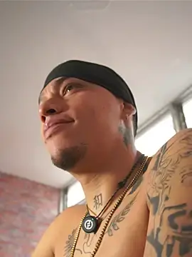 Stripchat Watch Live Sex Cams of AlphaMasterXxx