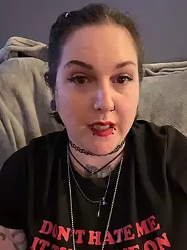 Stripchat Live Sex of Riverm00n