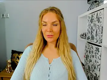 Stripchat Live Sex of AulloraHoney
