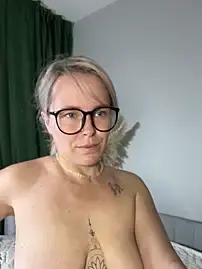 Stripchat Free Live Porn of Charming_Daphny