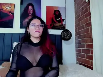 Stripchat Adult Webcam of kyliejenner_hot