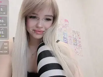 Stripchat Best Webcam of emodreamgirl