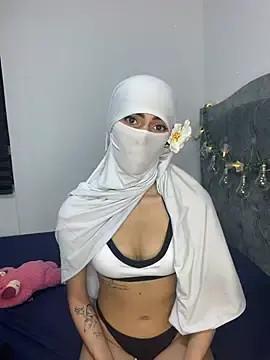 Stripchat Sex Cam of _Zahiira_