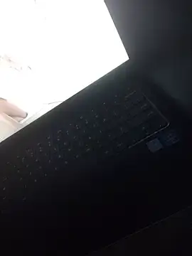 Stripchat Live Sex Cam of Buddy_Cuck