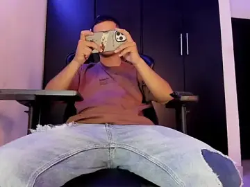 Stripchat Nude Webcam of Liam_Mateo