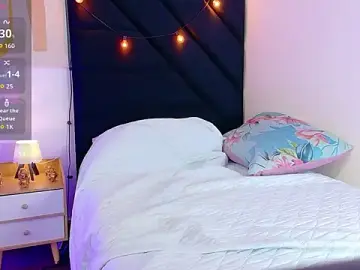 Stripchat Live Sex Cam of hornybarelylegalgirl