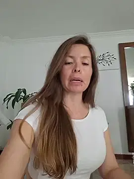Stripchat Live Porn of karina_warthon