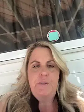 Stripchat Adult Webcam of Milfshaker50